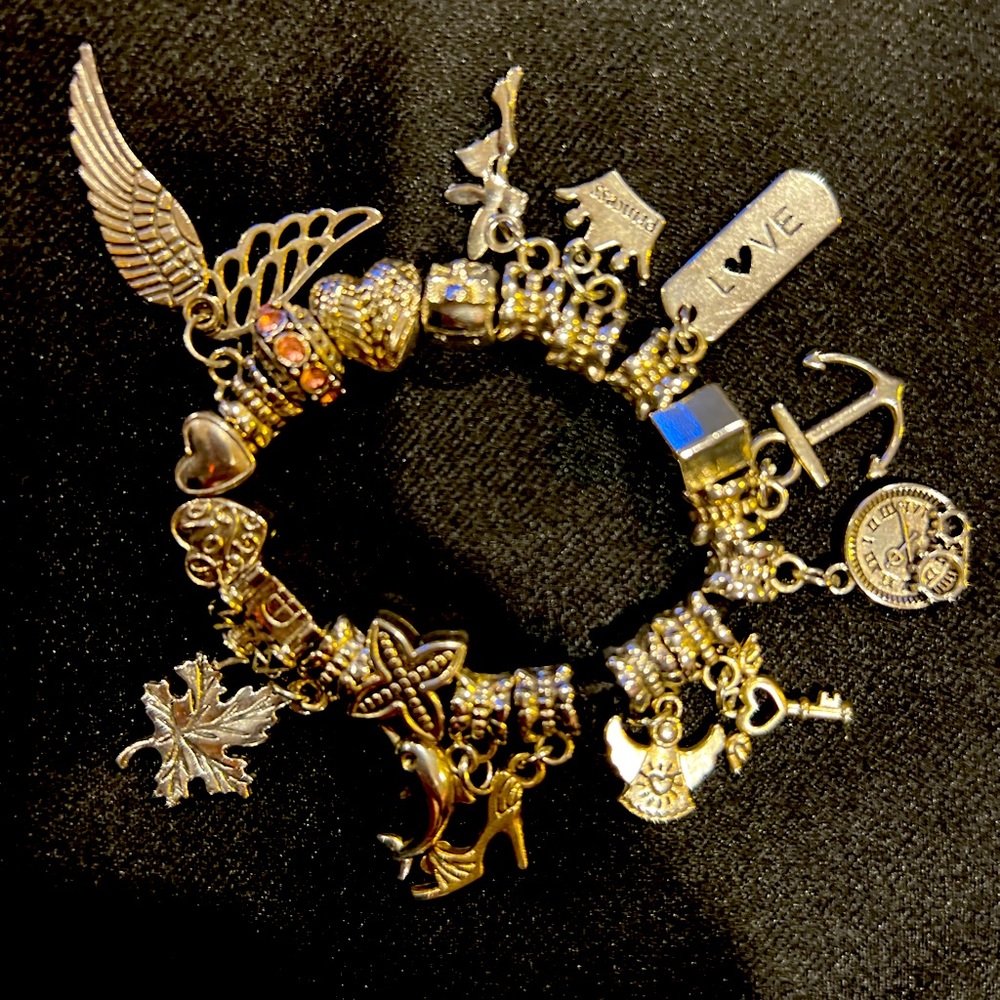 Charm bracelet